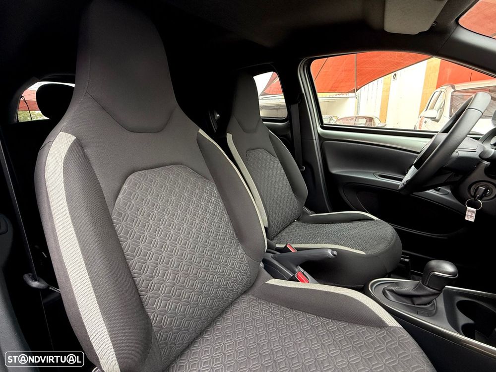 Toyota Aygo X 1.0 Play CVT - 7
