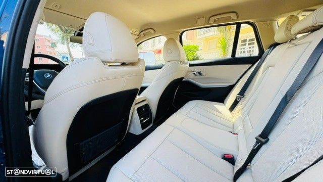 BMW 330 e Aut. Luxury Line - 24