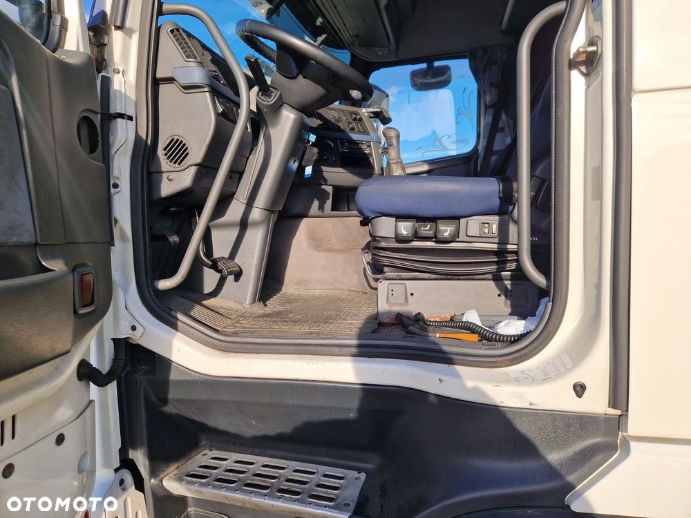 Volvo Rama Odnowiona, Opony 10 mm bieżnika MEGA - 11