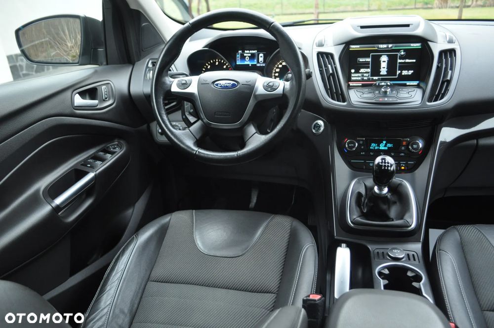 Ford Kuga 2.0 TDCi 2x4 Titanium - 25