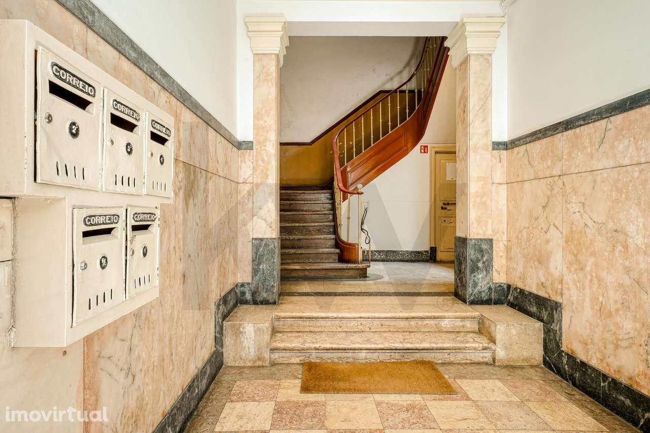 Apartamento T2+1 com pátio/jardim tropical - Grande imagem: 2/33