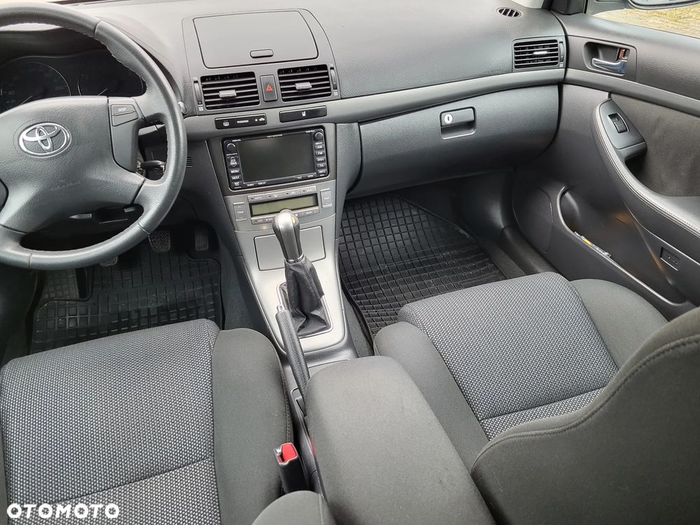 Toyota Avensis 1.8 VVT-i Executive - 20