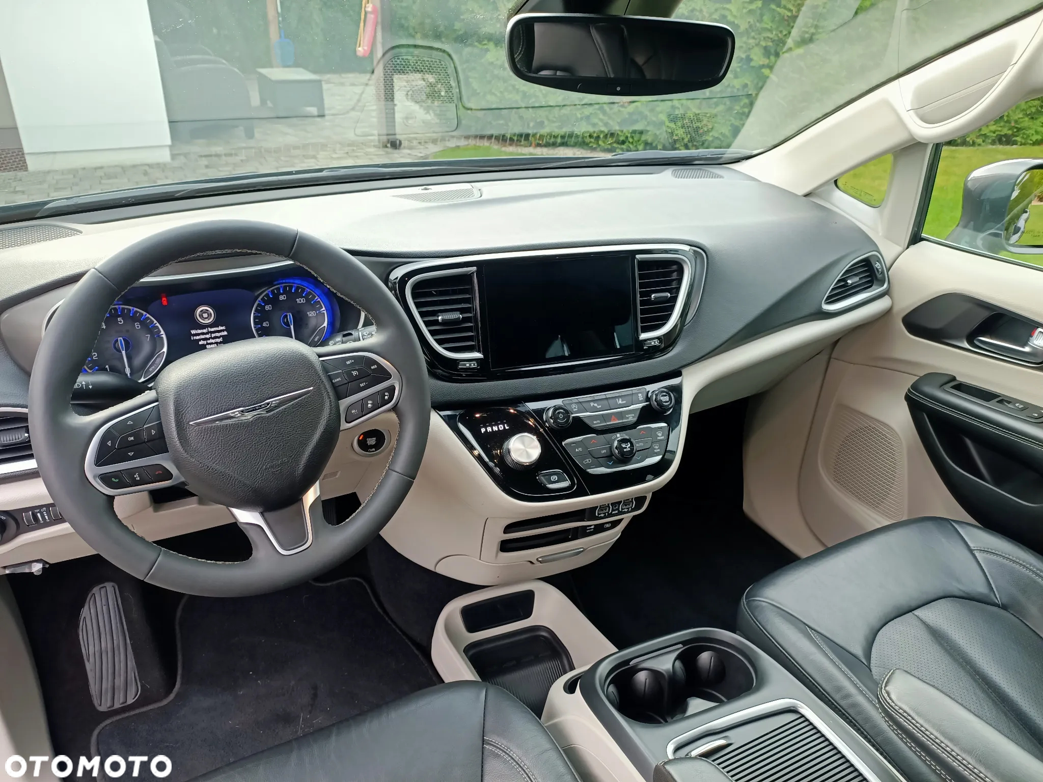 Chrysler Pacifica - 31