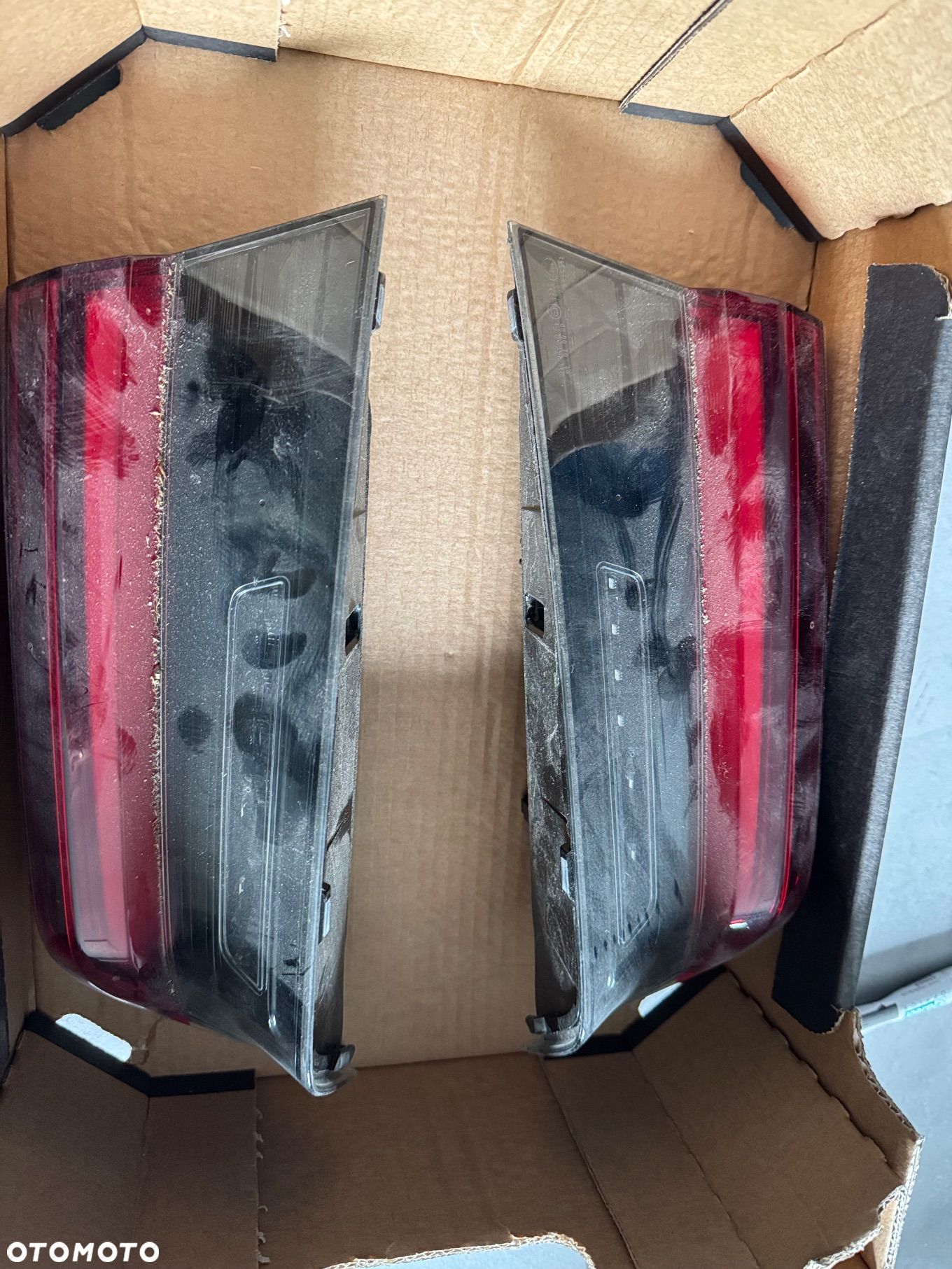 Bmw g20 lampa tył w klapę - 1