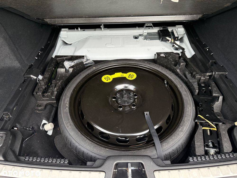 Volvo V60 B5 B AWD Plus Dark - 27
