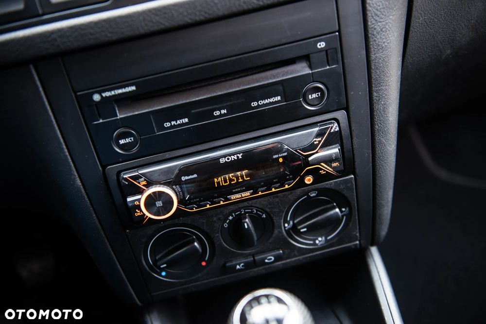 Volkswagen Golf 1.4 Comfortline - 32