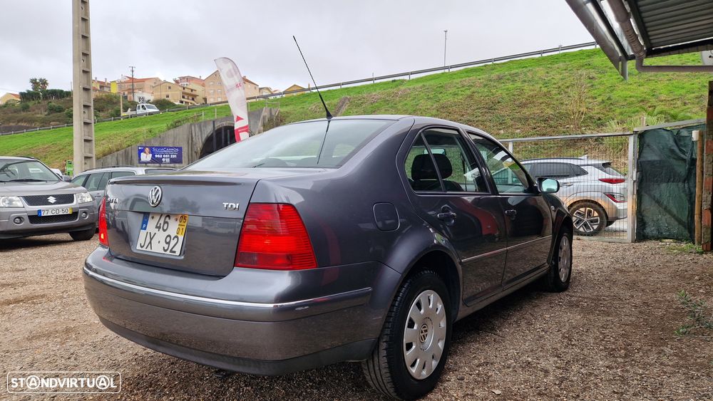 VW Jetta 1.9 TDi Confortine DSG - 12