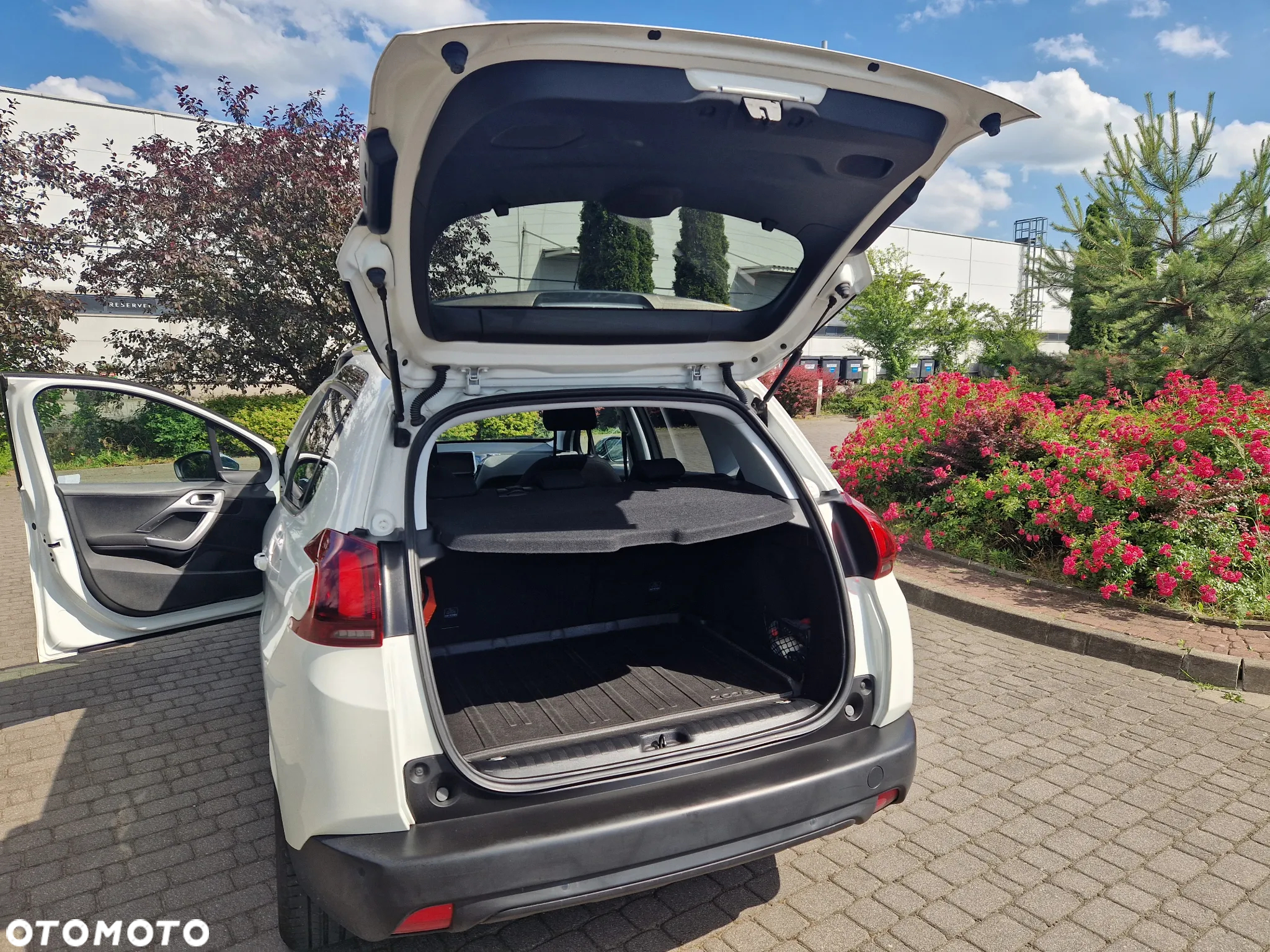 Peugeot 2008 1.2 Pure Tech Style S&S - 6