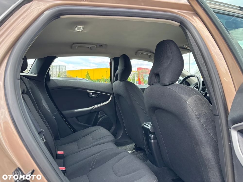 Volvo V40 D2 Kinetic - 13