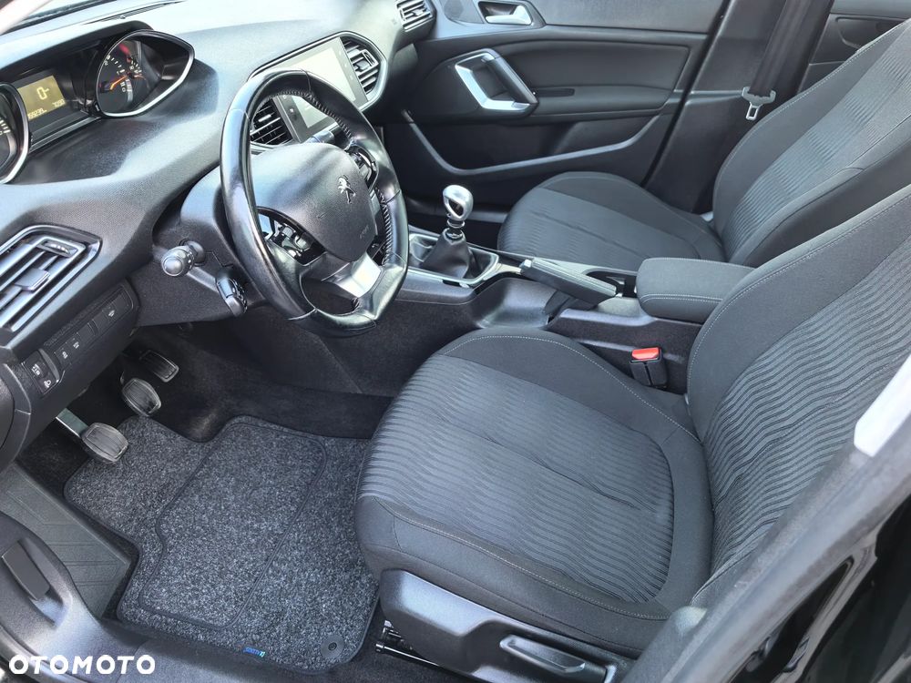 Peugeot 308 1.6 BlueHDi Allure S&S - 14