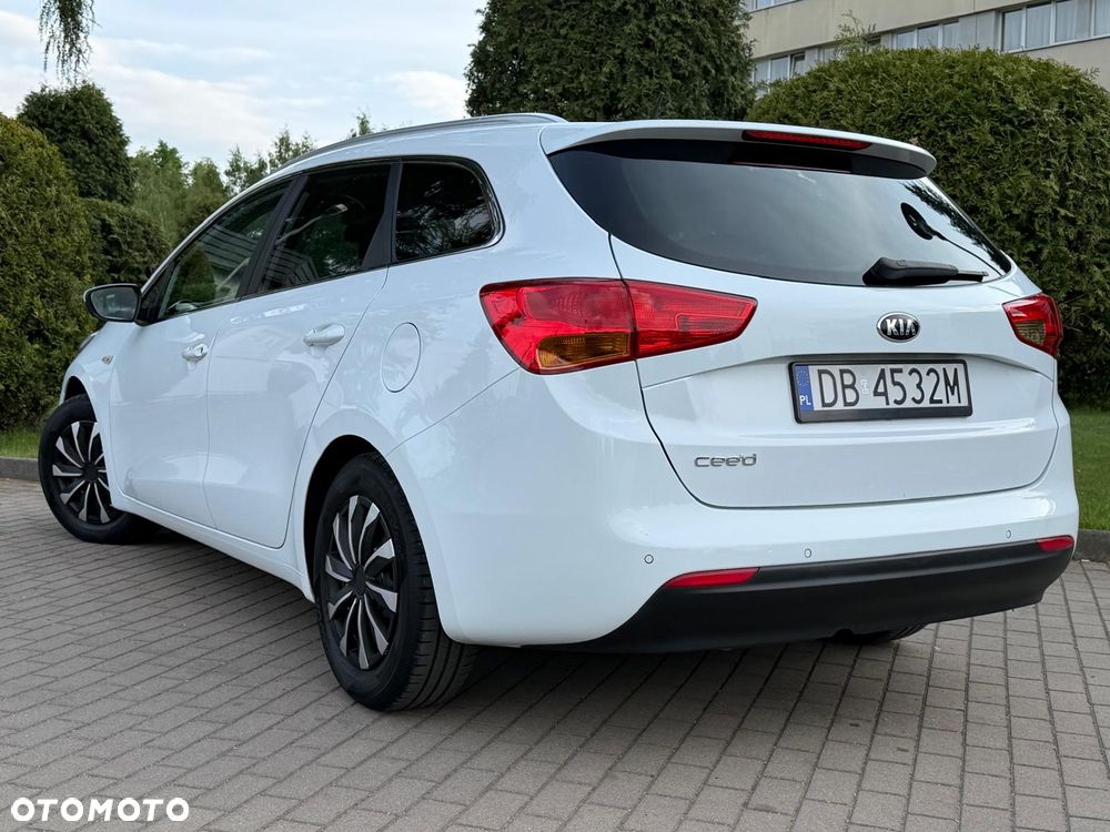 Kia Ceed 1.6 GDI Fifa World Cup Edition - 5