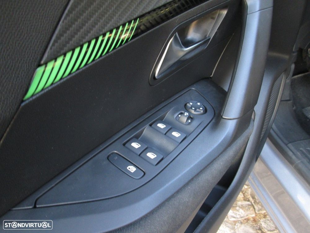 Peugeot 2008 1.2 PureTech Active - 14