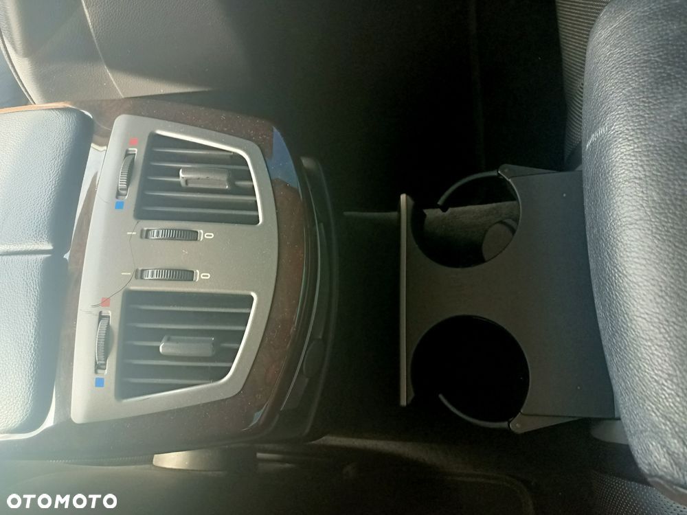 BMW Seria 7 745i - 10