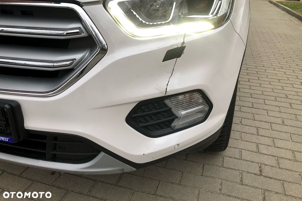 Ford Kuga 1.5 EcoBoost 2x4 Titanium - 20