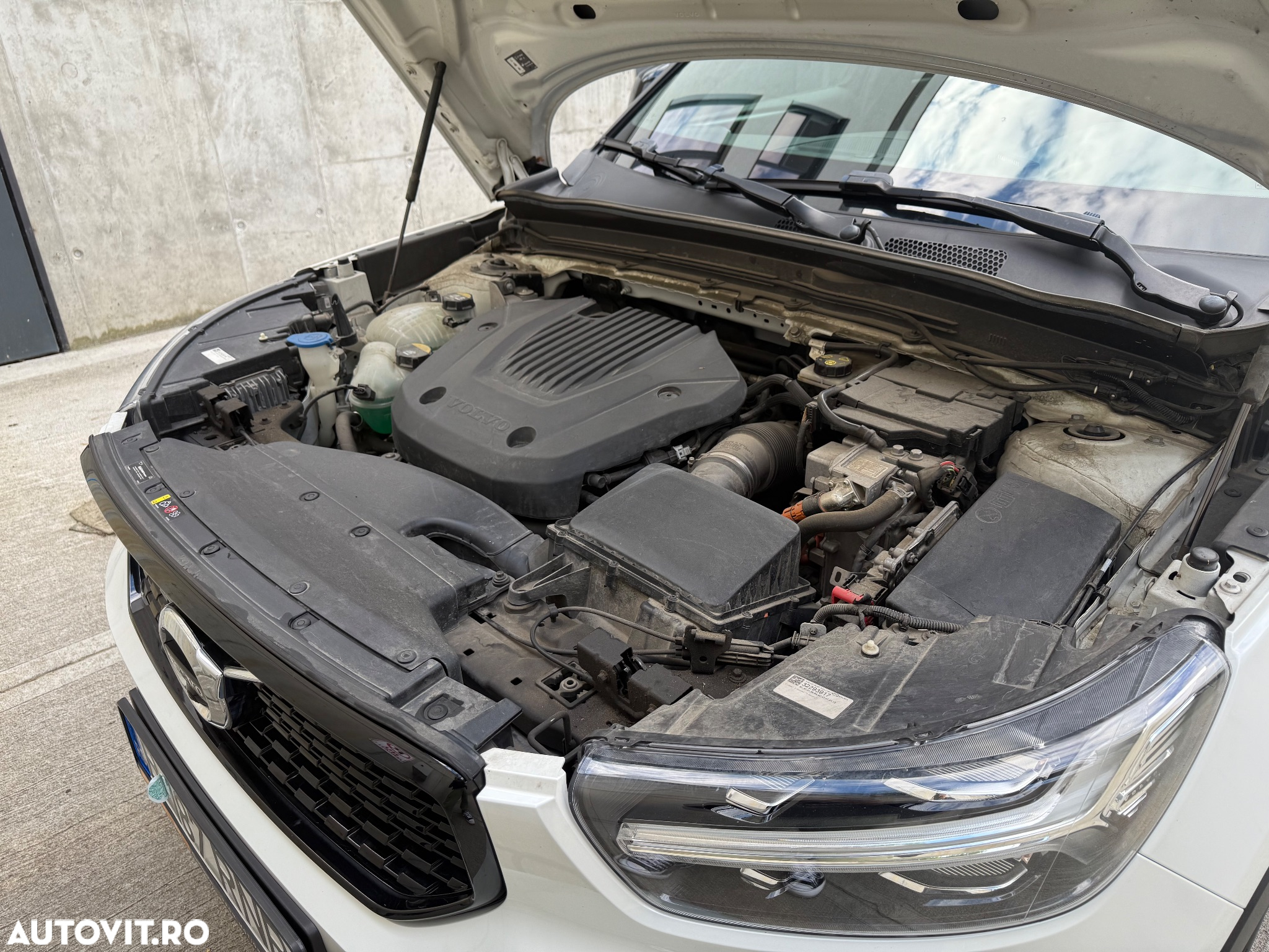 Volvo XC 40 Recharge T5 Twin Engine AT7 R-Design - 9