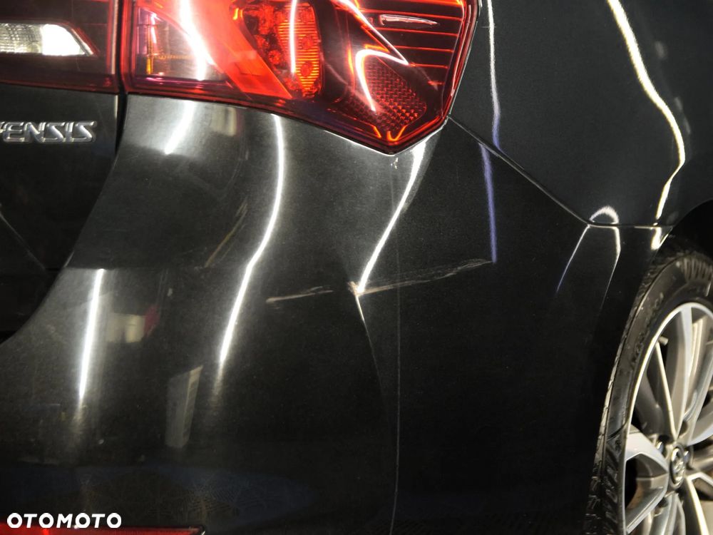 Toyota Avensis 2.0 D-4D Premium - 21