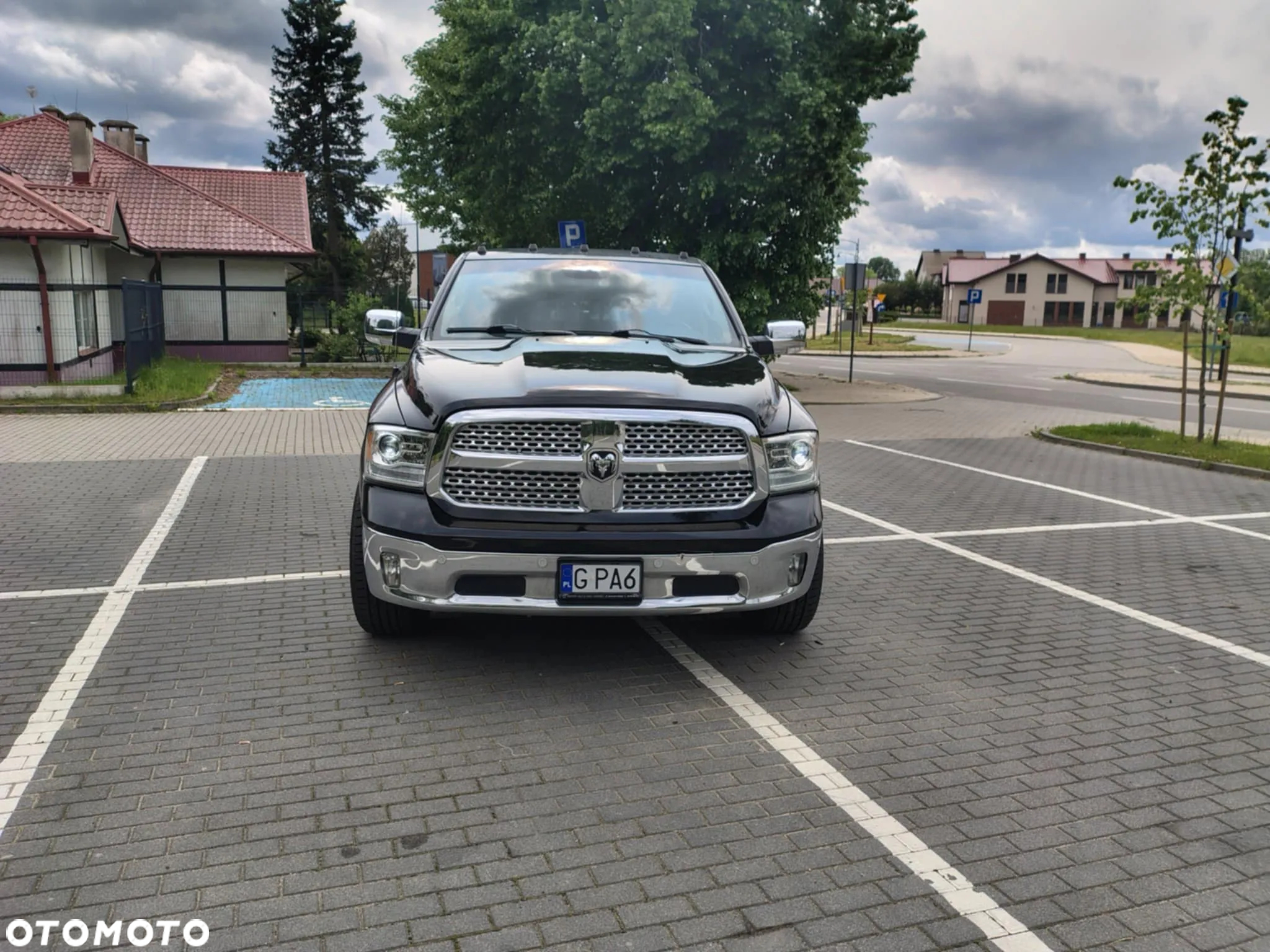 RAM 1500 Crew Cab Laramie - 2