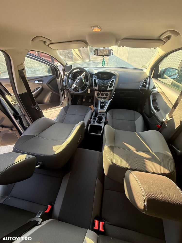 Ford Focus - 10