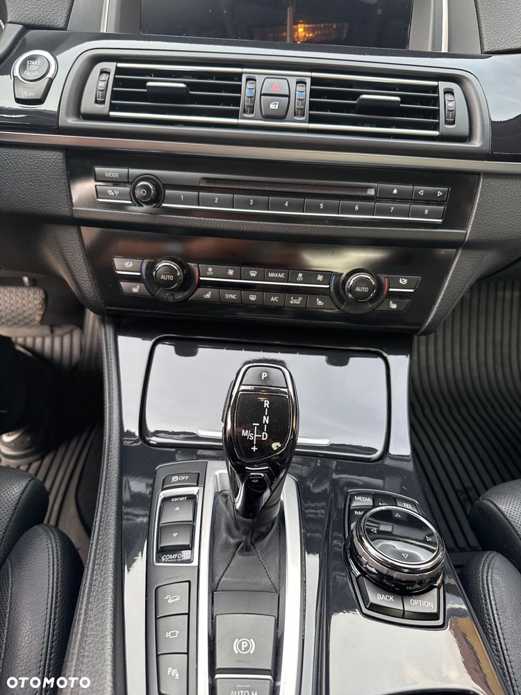 BMW Seria 5 530d xDrive - 6