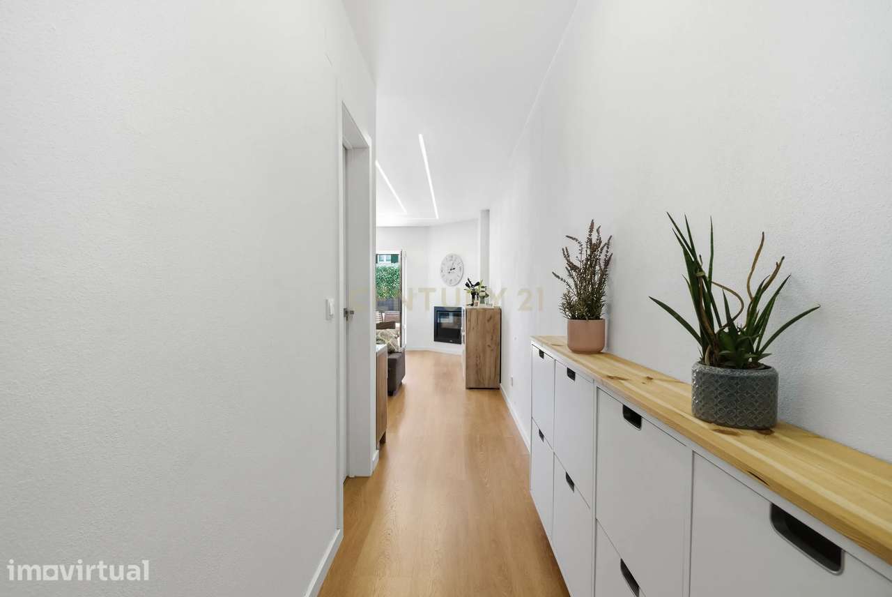 Moradia remodelada T2+1 no centro de Mafra, com pátio e churrasqueira. - Grande imagem: 4/24