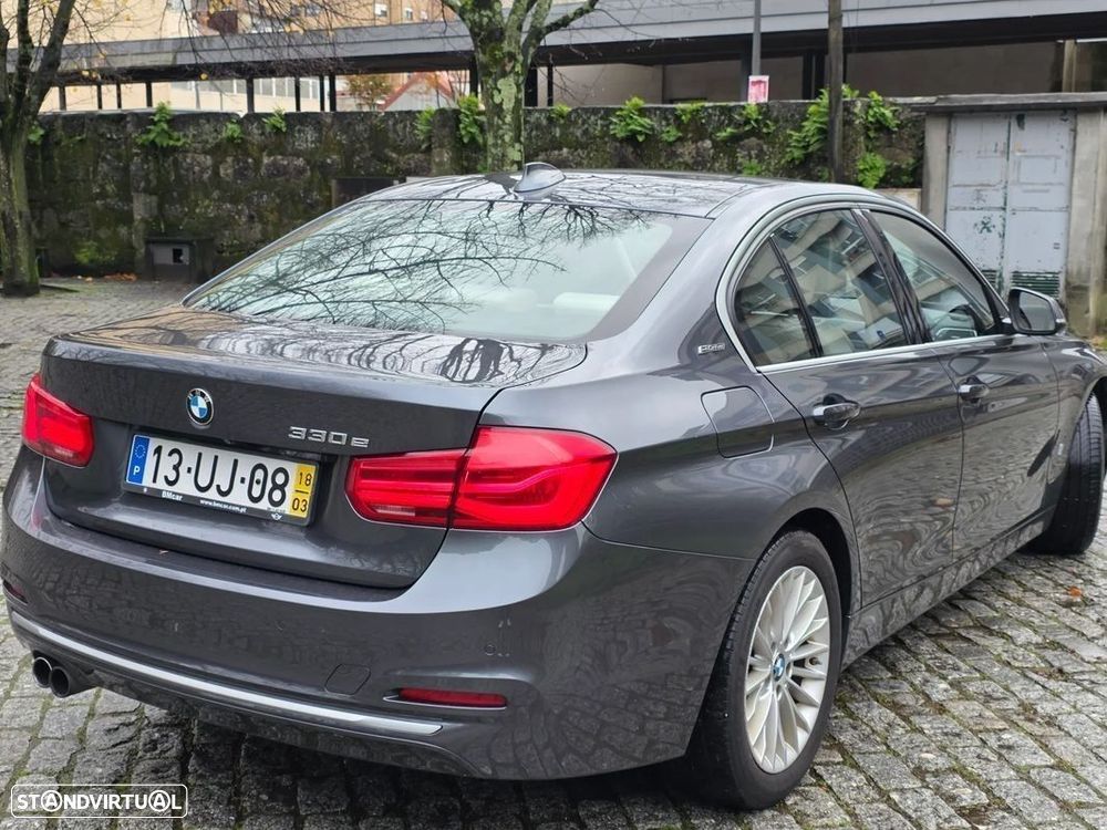 BMW 330 e iPerformance Line Luxury - 8