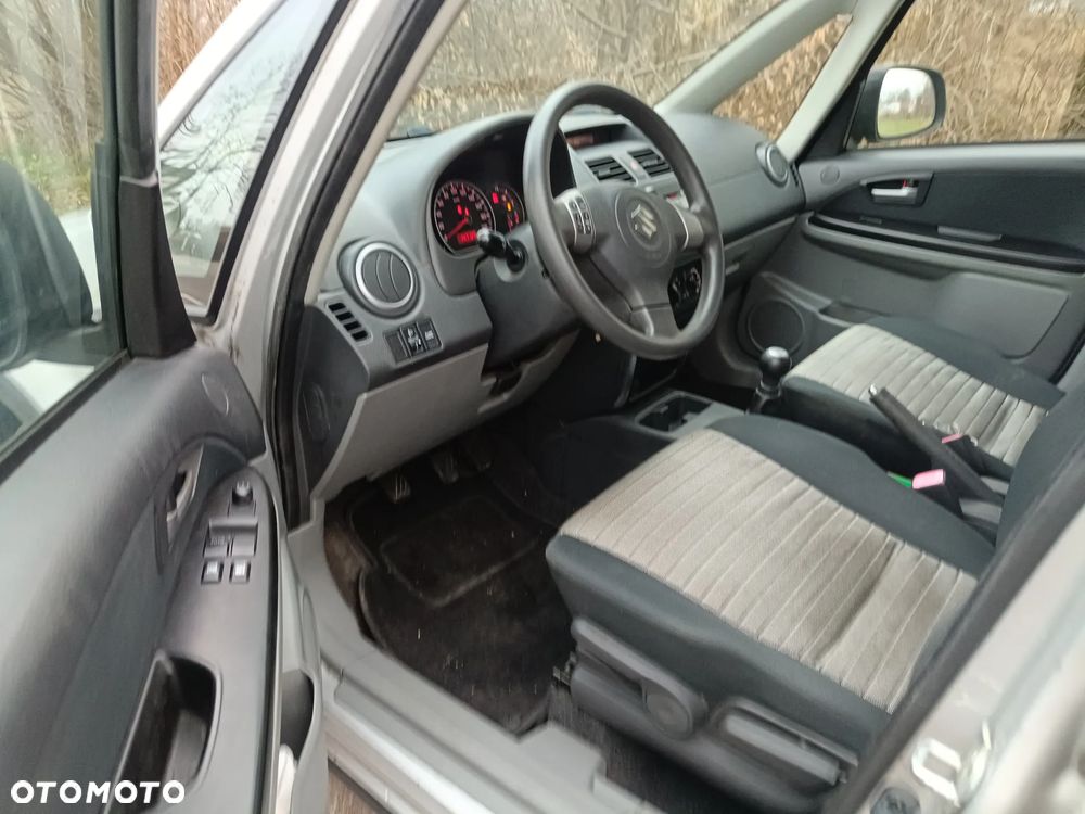 Suzuki SX4 1.5 Streetline 4x2 Classic - 7