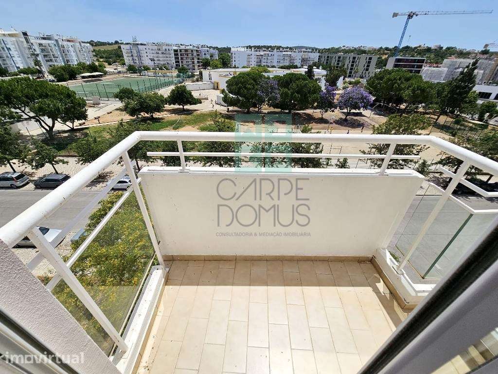 Espaçoso apartamento T3, com parqueamento, junto centro de Loulé, A... - Grande imagem: 2/60