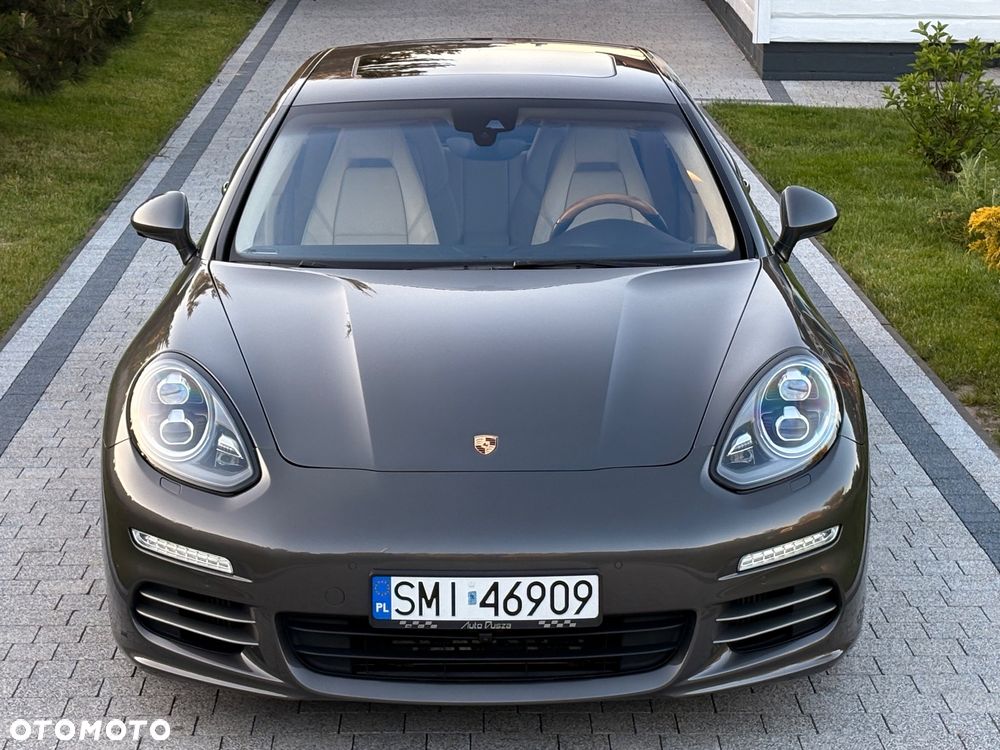 Porsche Panamera 4S Executive - 13