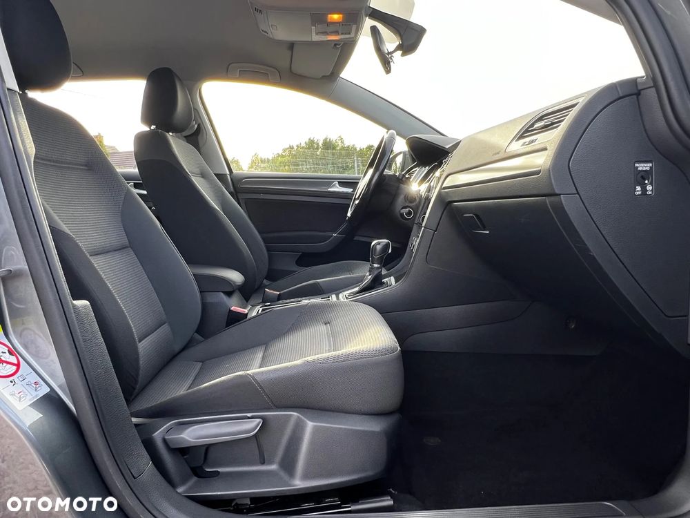 Volkswagen Golf - 12