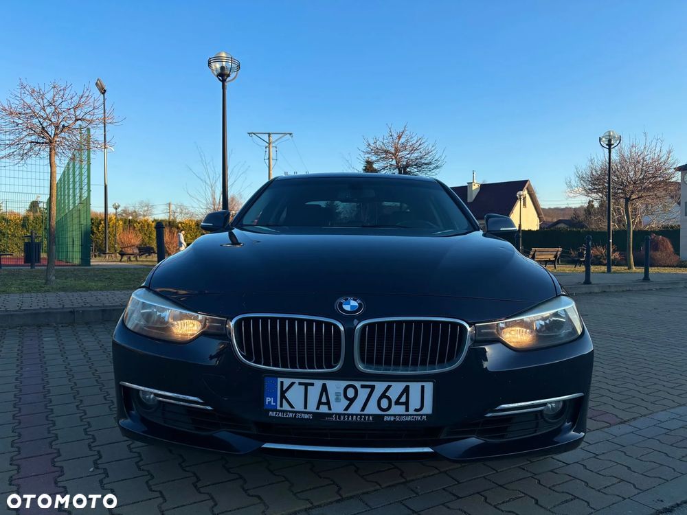 BMW Seria 3 328i Luxury Line - 3