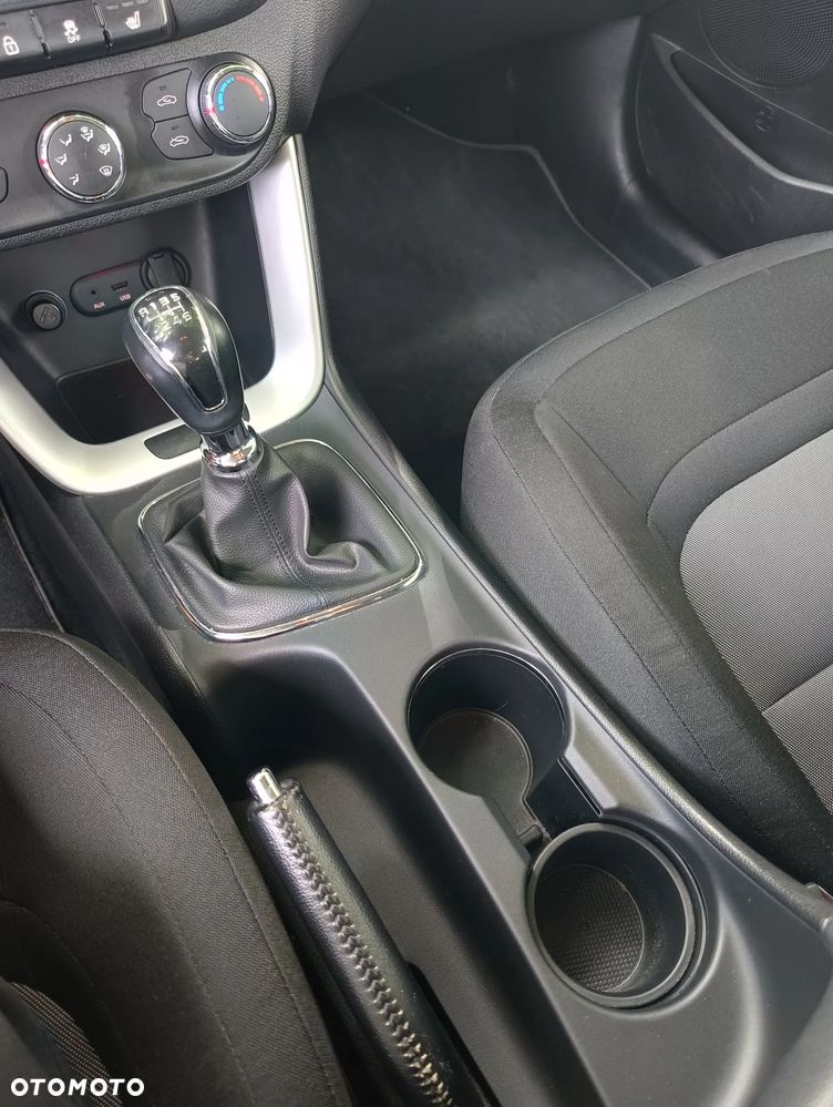 Kia Ceed 1.6 CRDi 128 Fifa World Cup Edition - 23