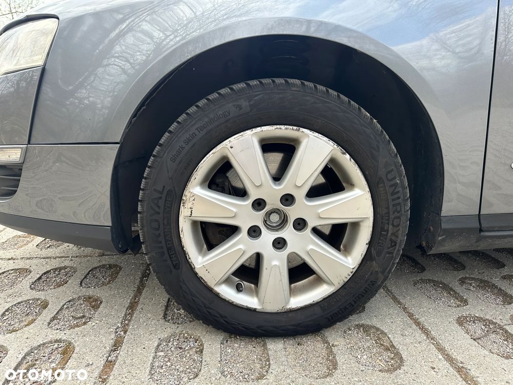 Volkswagen Passat - 30