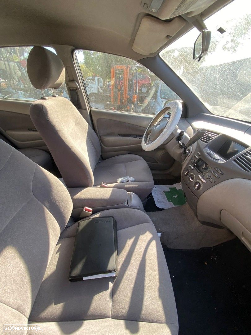 Toyota Prius (W11) 1.5i de 2001 disponível para peças - 5