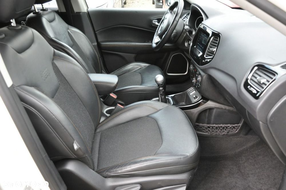 Jeep Compass - 12