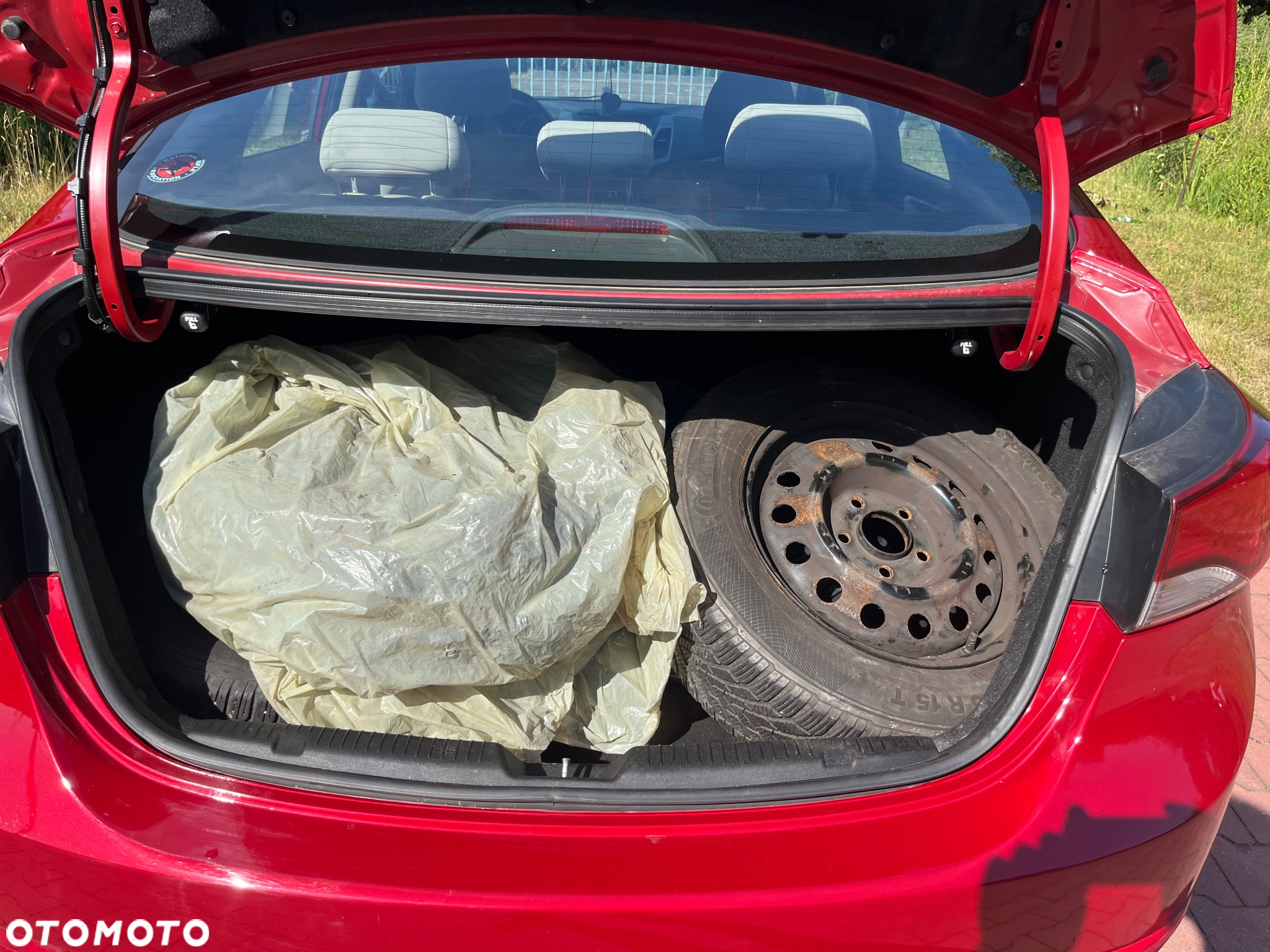 Hyundai Elantra - 13