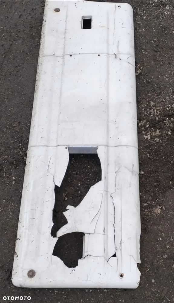 SPOJLER MIĘDZYOSIOWY SCANIA - USZKODZONY