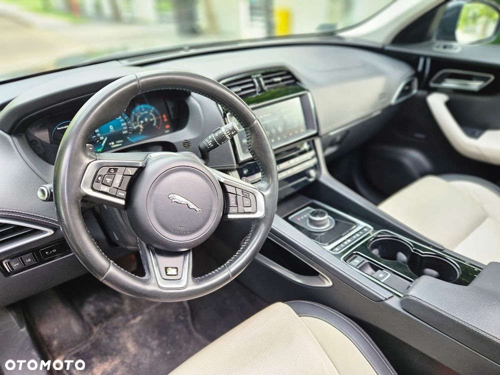 Jaguar F-Pace - 13