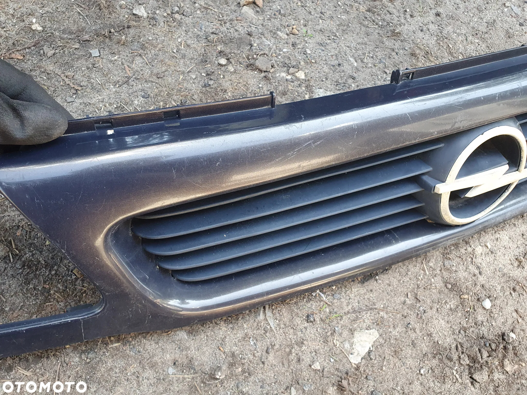 OPEL ASTRA F I GRILL PRZEDNIA ATRAPA PRZÓD EMBLEMAT - 3