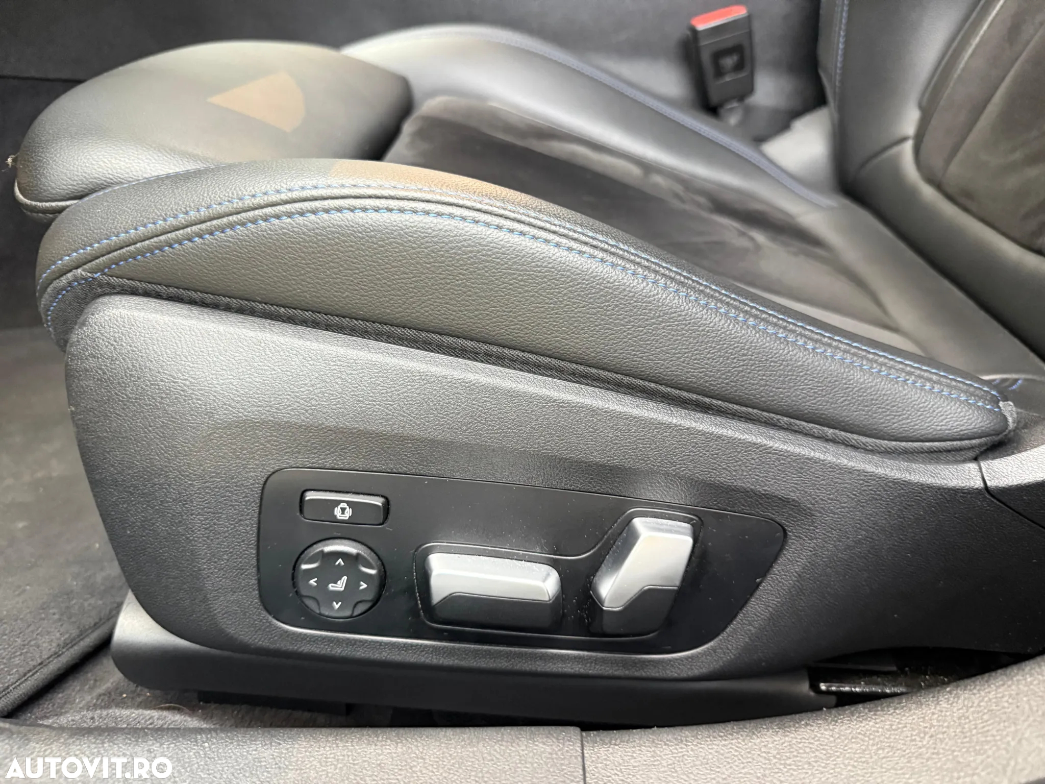BMW Seria 3 330i xDrive Aut. M Sport - 27