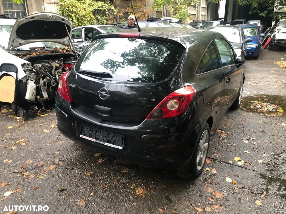 Dezmembrez Opel Corsa D coupe negru benzina 1,2 2007 - 7