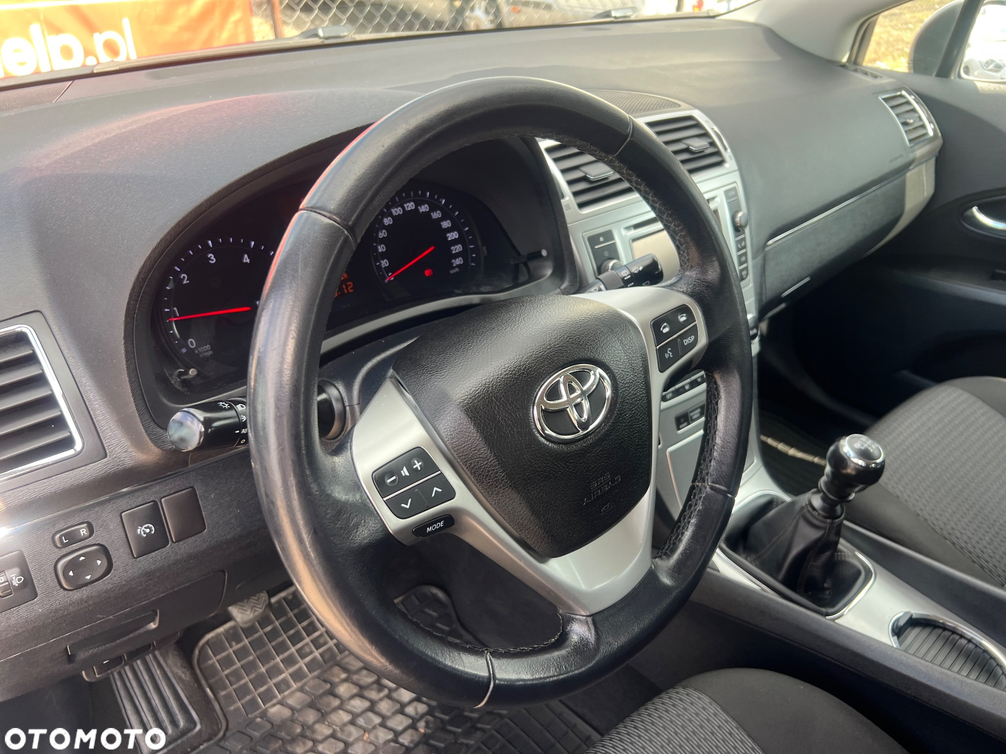 Toyota Avensis 2.0 D-4D Premium - 38