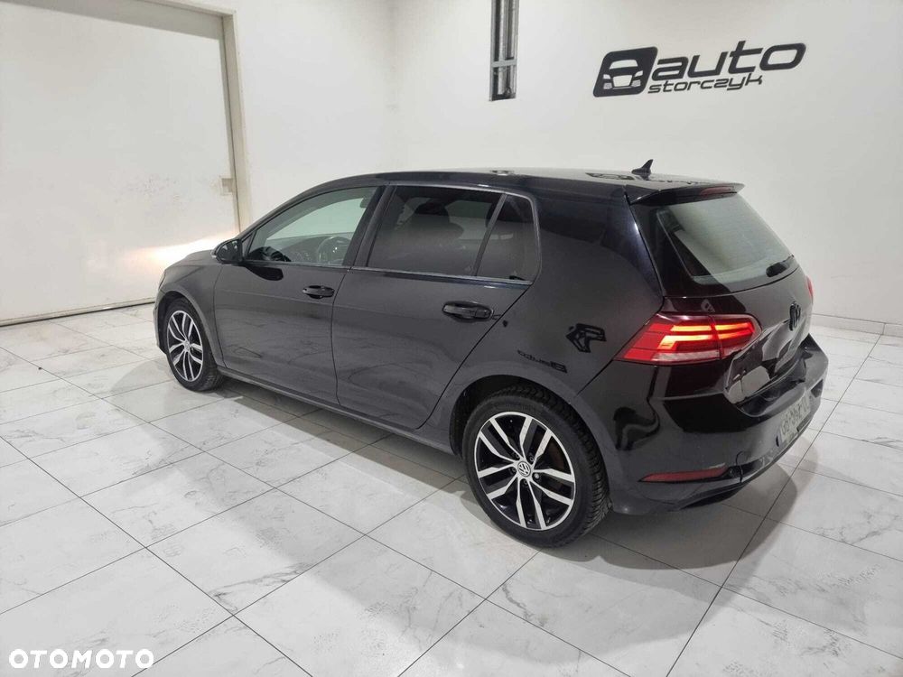 Volkswagen Golf - 5