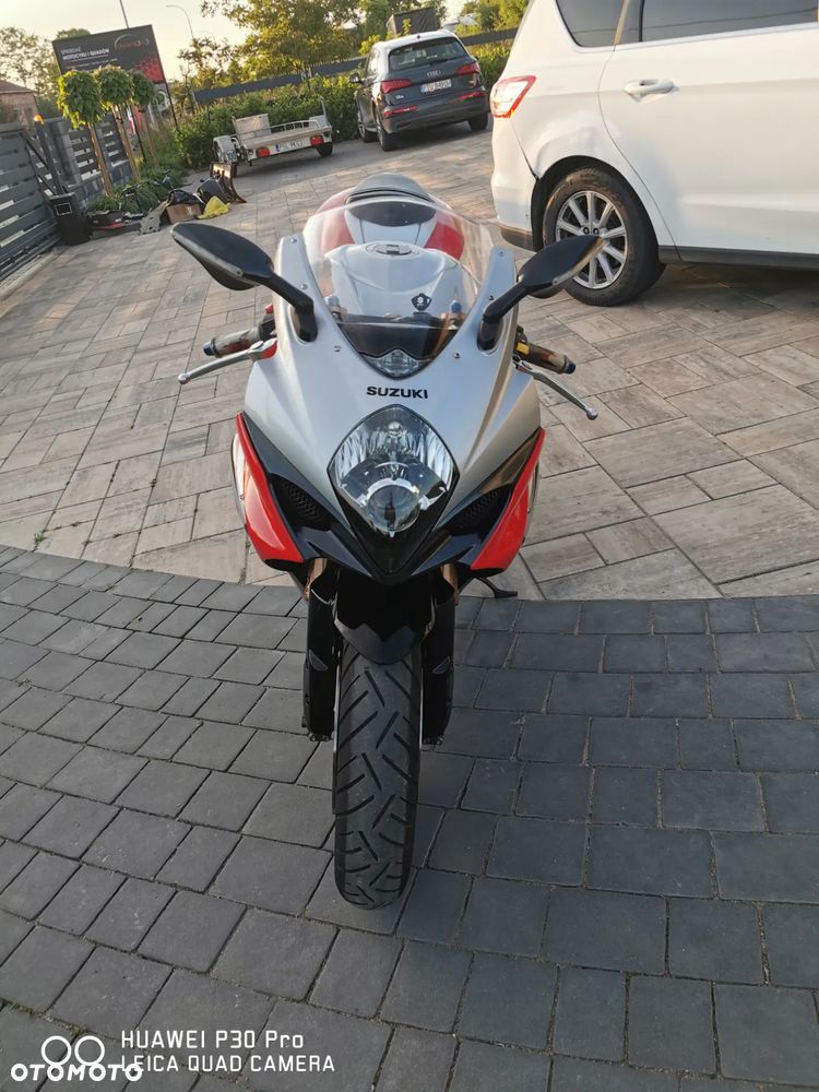 Suzuki GSX-R - 15