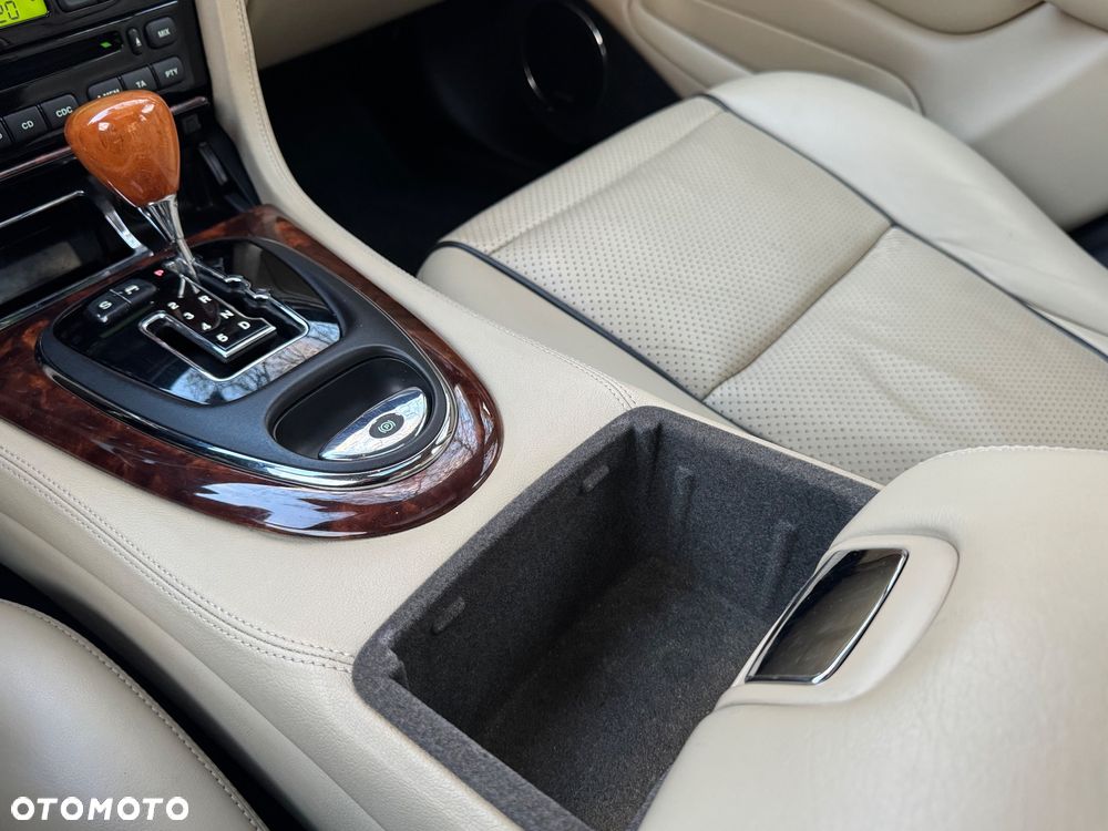 Jaguar XJ XJ6 2.7 Twin Turbo Executive - 19