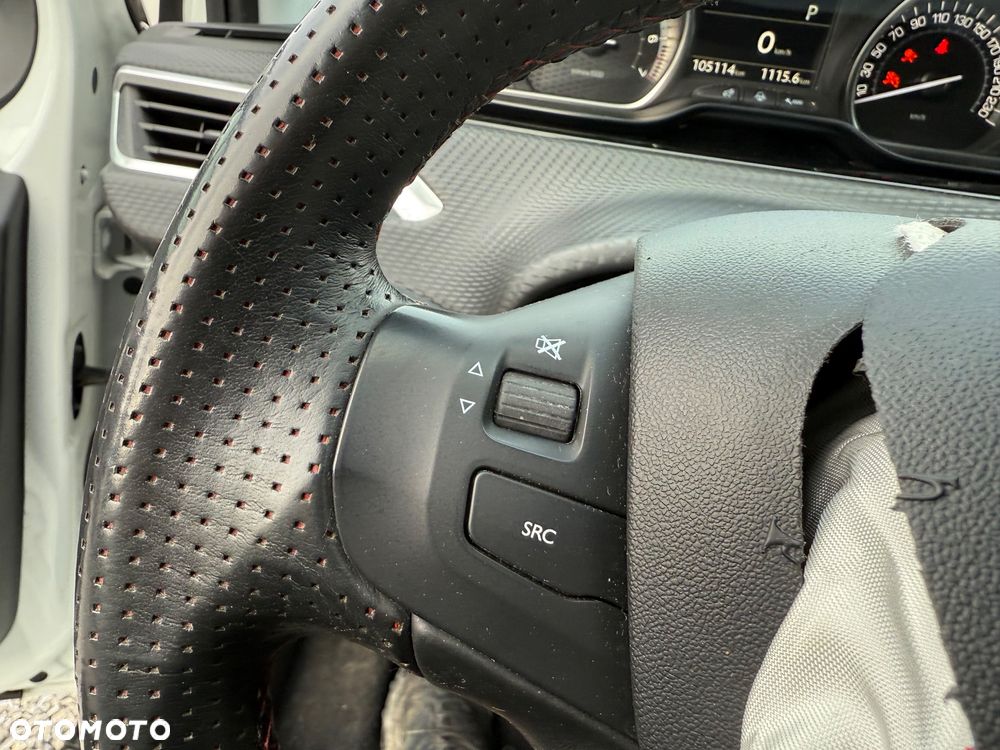 Peugeot 2008 PureTech 110 Stop&Start EAT6 GT-Line Edition - 23