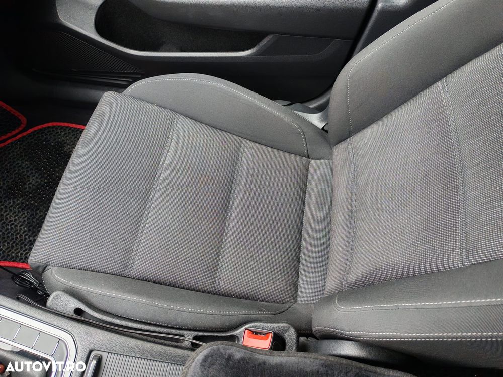 Volkswagen Passat 2.0 TDI SCR DSG BlueMotion Comfortline - 20