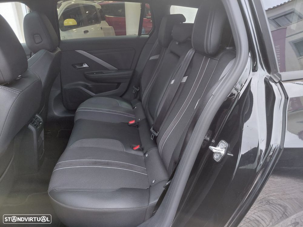 Opel Astra Sports Tourer 1.2 T GS Line - 22