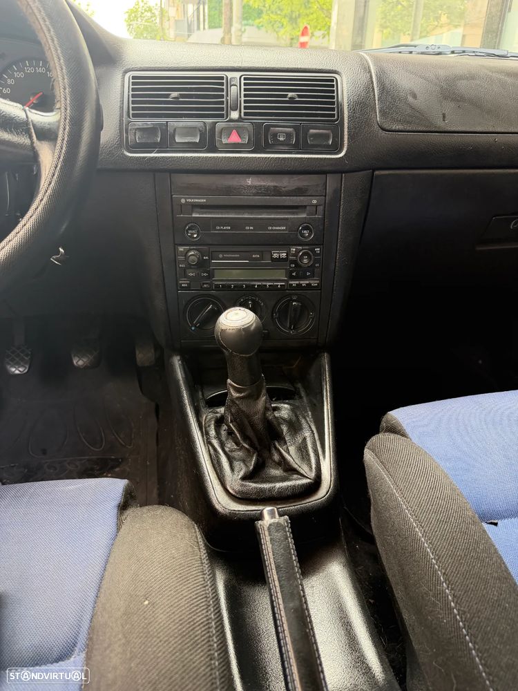 VW Golf 1.6i 25 Anos - 10