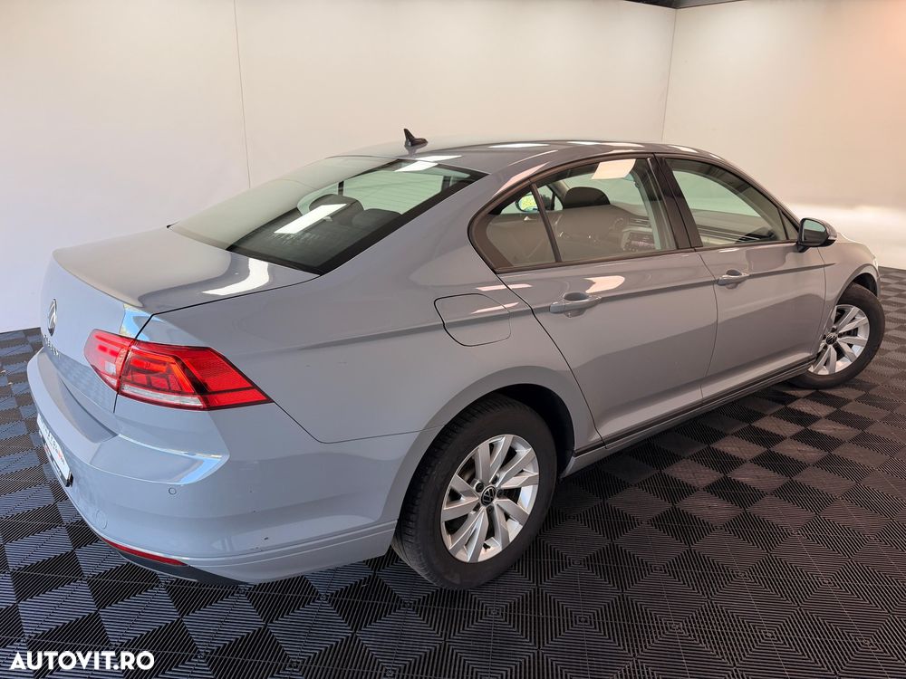Volkswagen Passat 2.0 TDI DSG Comfortline - 18