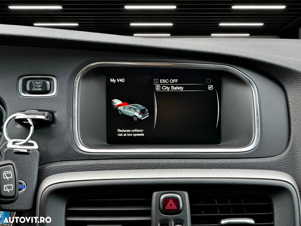Volvo V40 D2 Powershift Momentum - 14